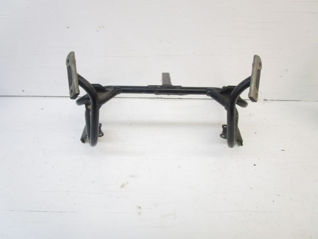 1986-1987 Kawasaki ZX 1000 GPZ Front Fairing Mount 11044